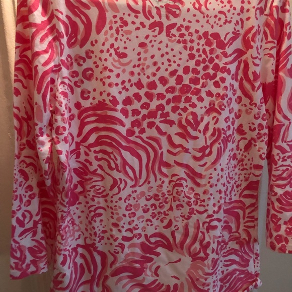 Lilly Pulitzer NWT    3/4 length sleeves top - Picture 2 of 3